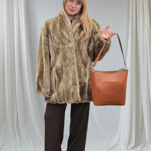 Vintage Tan Faux Fur Coat - Picture 6 of 7
